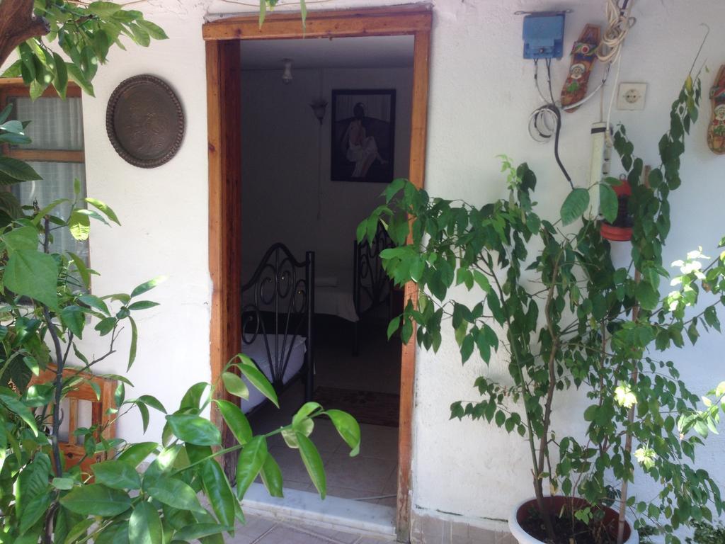 Ferah Hostel Monica'S Place Fethiye Dış mekan fotoğraf