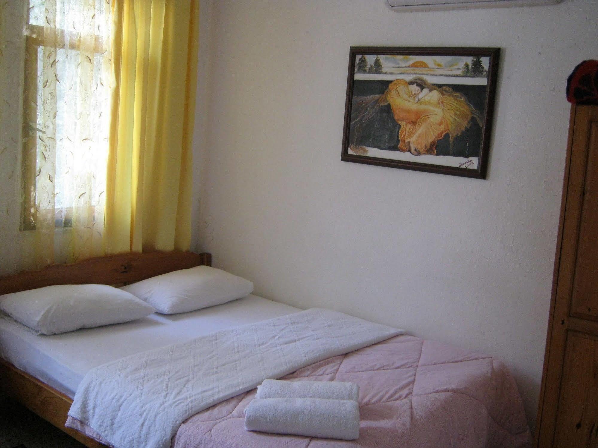 Ferah Hostel Monica'S Place Fethiye Dış mekan fotoğraf