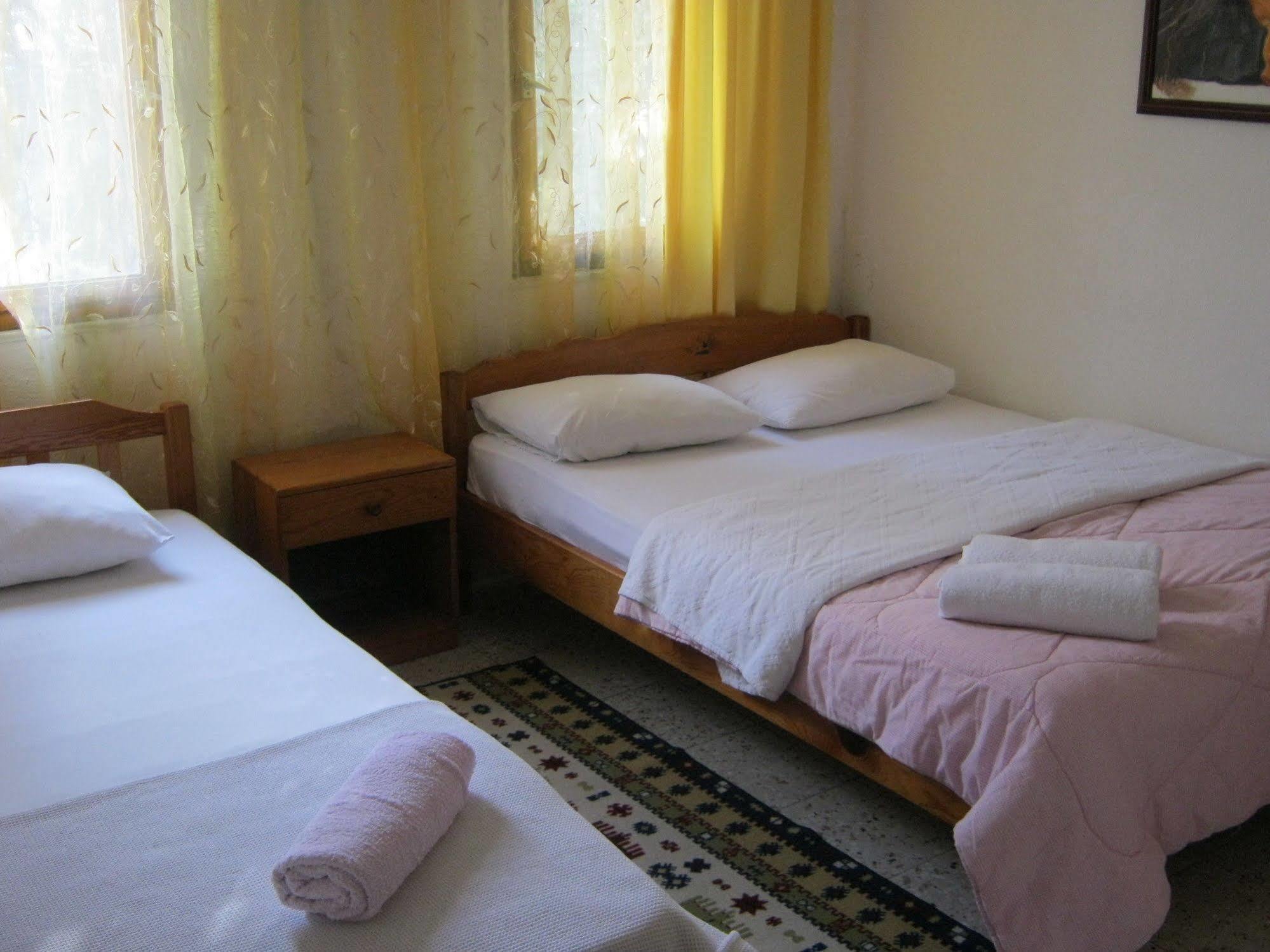 Ferah Hostel Monica'S Place Fethiye Dış mekan fotoğraf