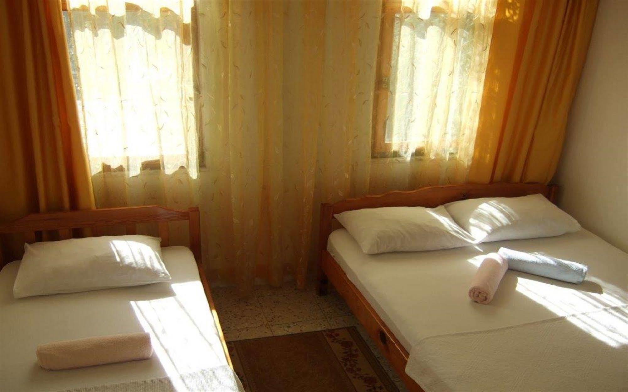 Ferah Hostel Monica'S Place Fethiye Dış mekan fotoğraf