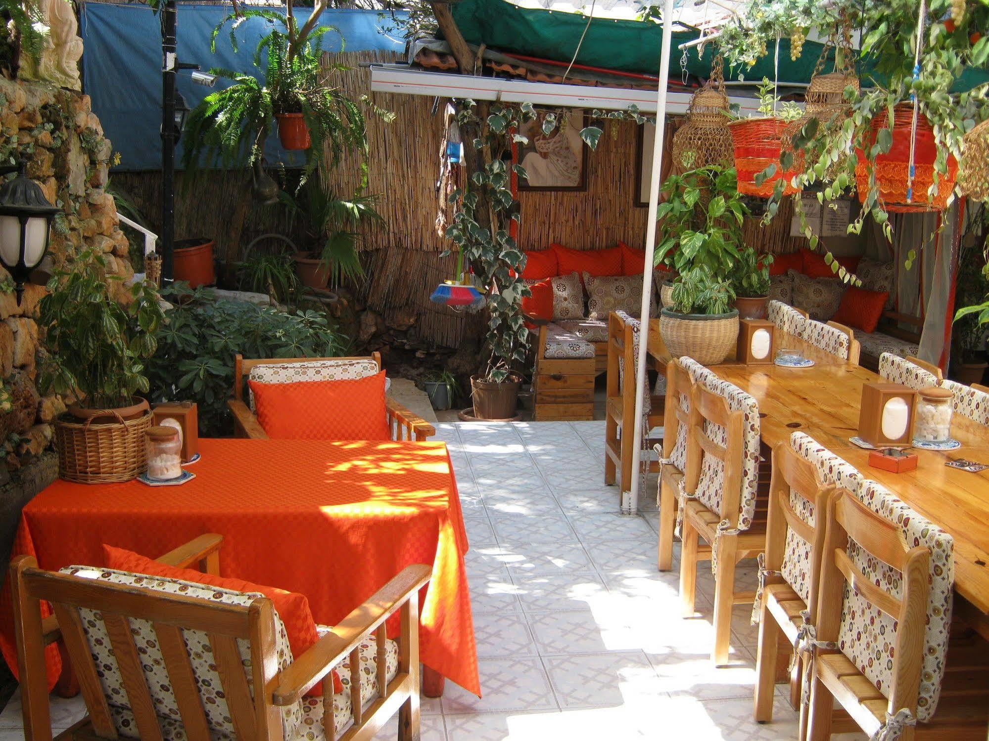 Ferah Hostel Monica'S Place Fethiye Dış mekan fotoğraf